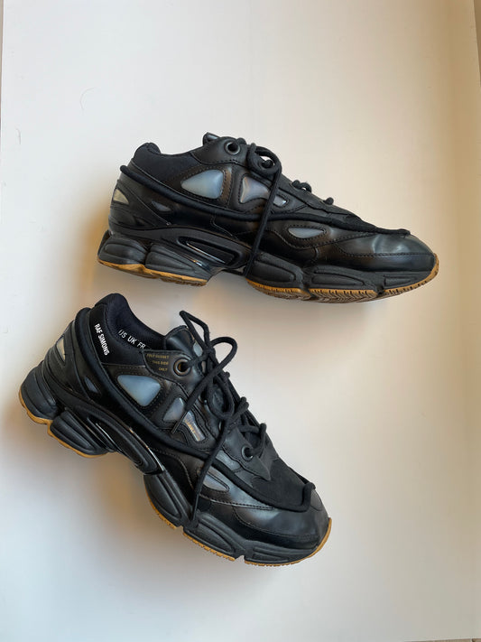 RAF SIMONS Ozweego Bunny Sneaker