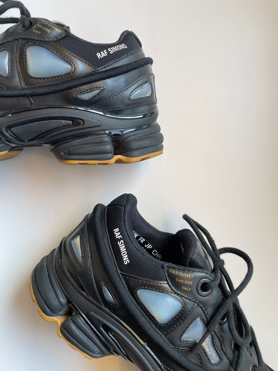 RAF SIMONS Ozweego Bunny Sneaker The Good Store Berlin