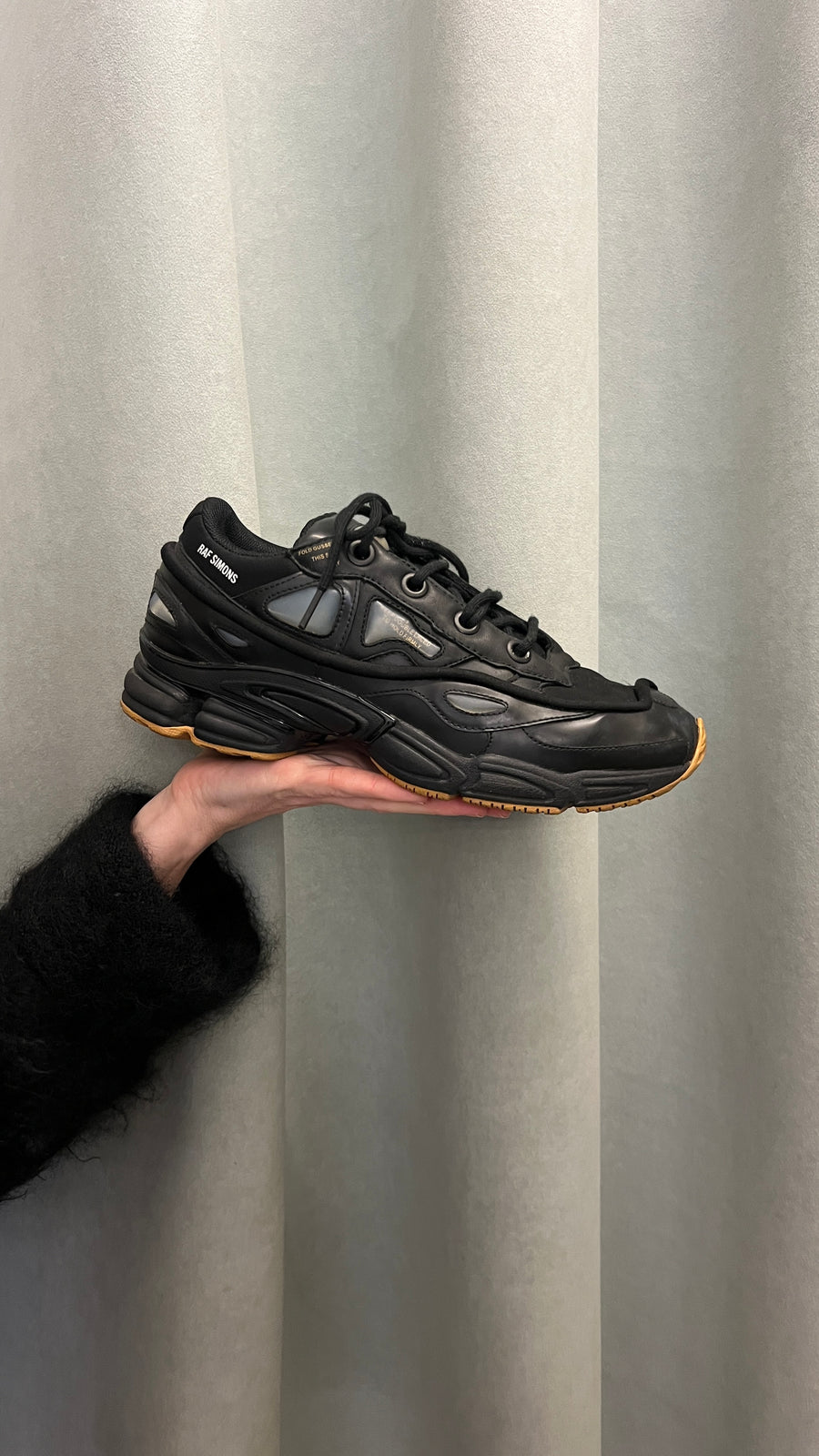 RAF SIMONS Ozweego Bunny Sneaker