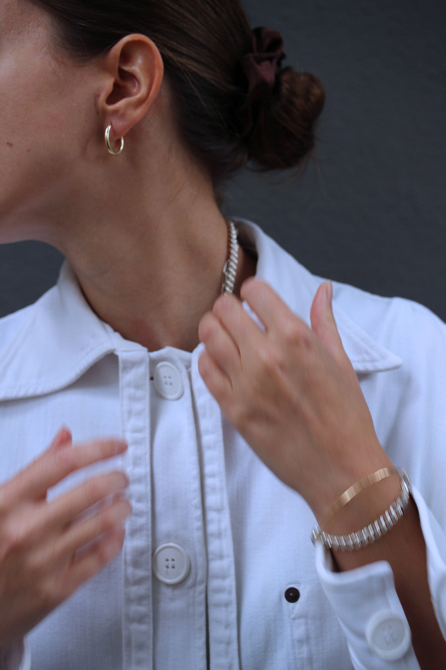 SASKIA DIEZ Gold Bold Wire Bangle