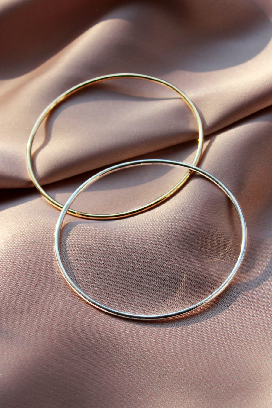 SASKIA DIEZ Silver Bold Wire Bangle