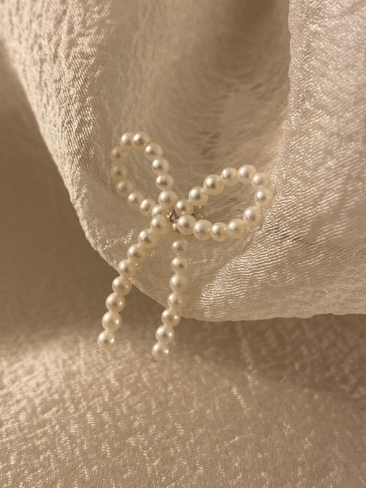 Saskia Diez Pearl Bow Brooch