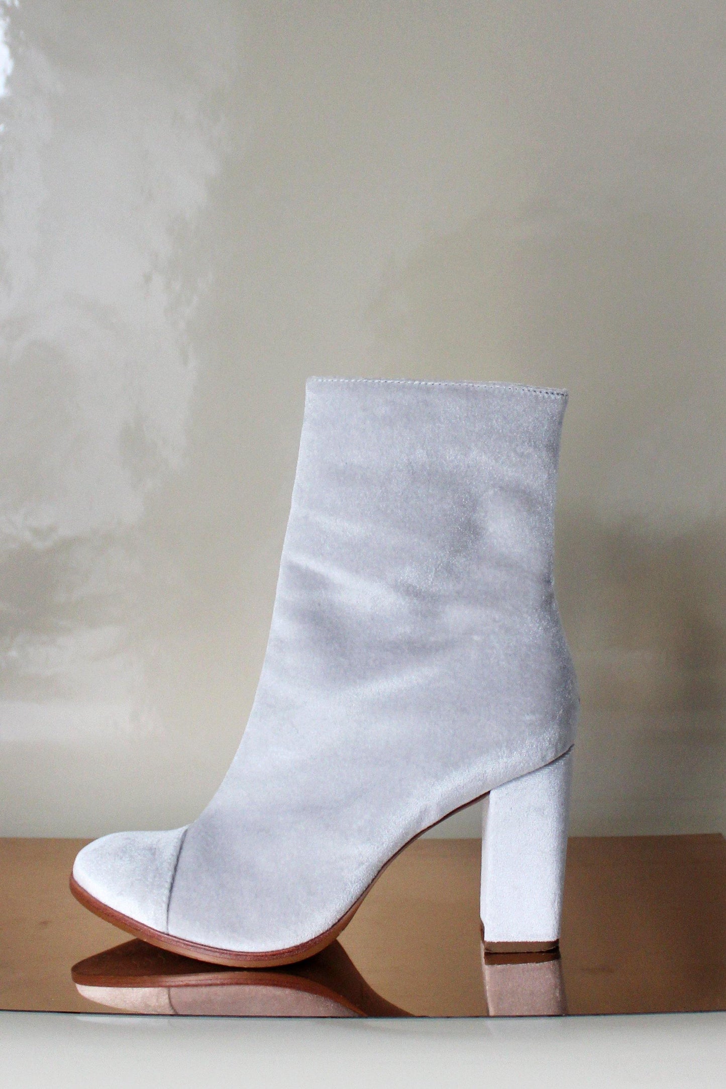 VINTAGE Velvet Boots - The Good Store Berlin