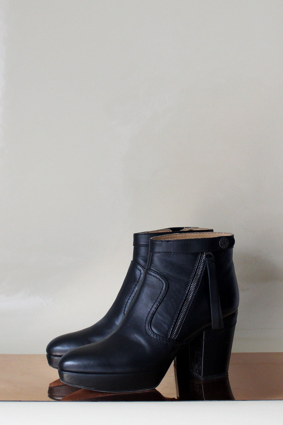 ACNE STUDIOS Track Boots - The Good Store Berlin