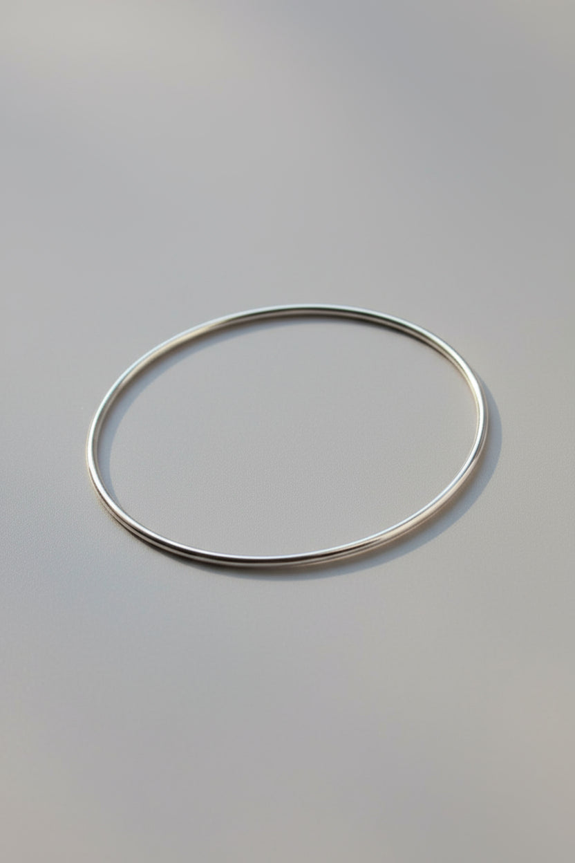 SASKIA DIEZ Silver Bold Wire Bangle