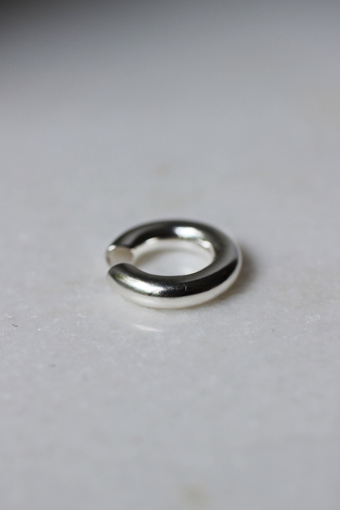 SASKIA DIEZ - BOLD EARCUFF SILVER - The Good Store Berlin