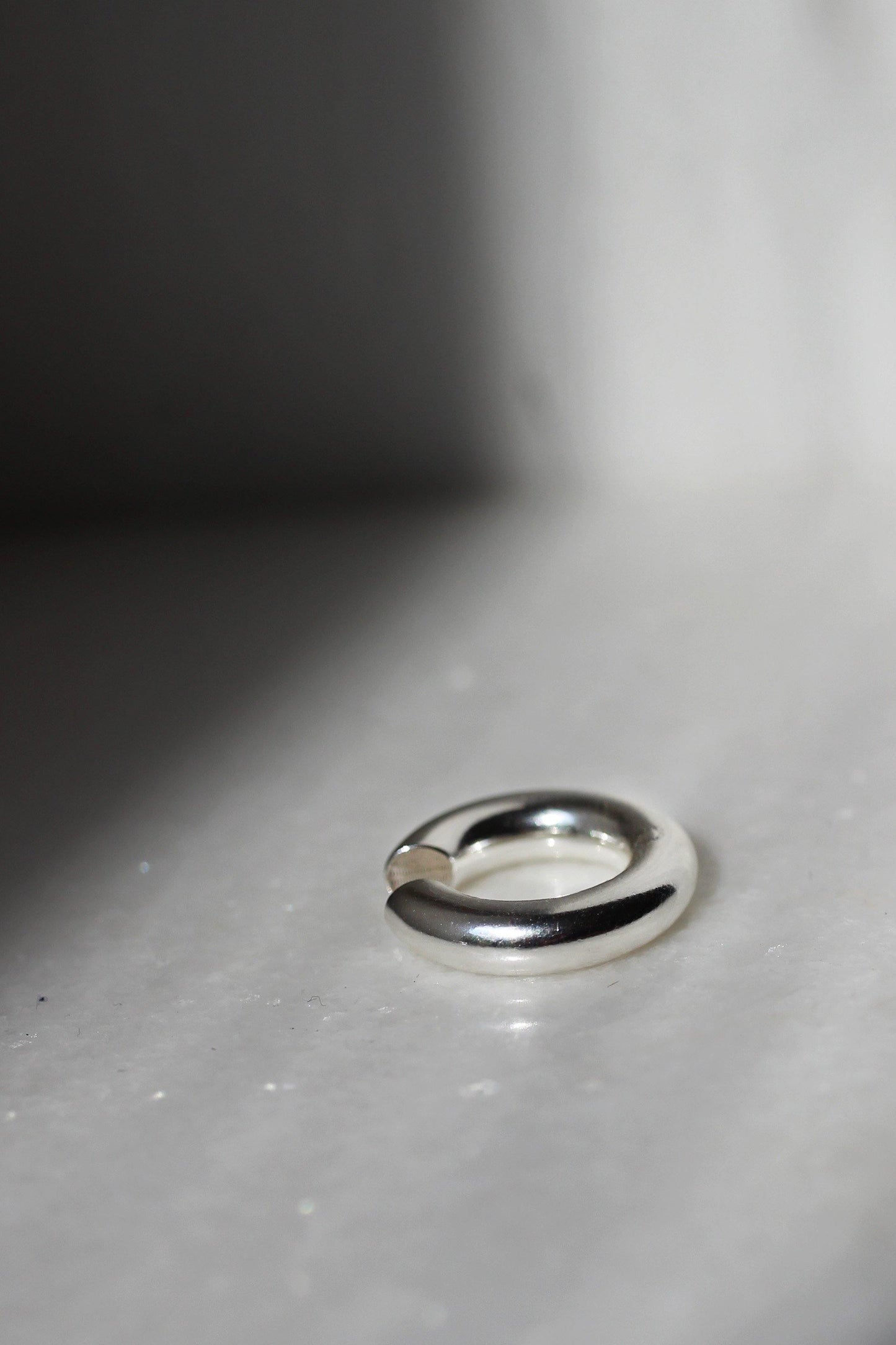 SASKIA DIEZ - BOLD EARCUFF SILVER - The Good Store Berlin