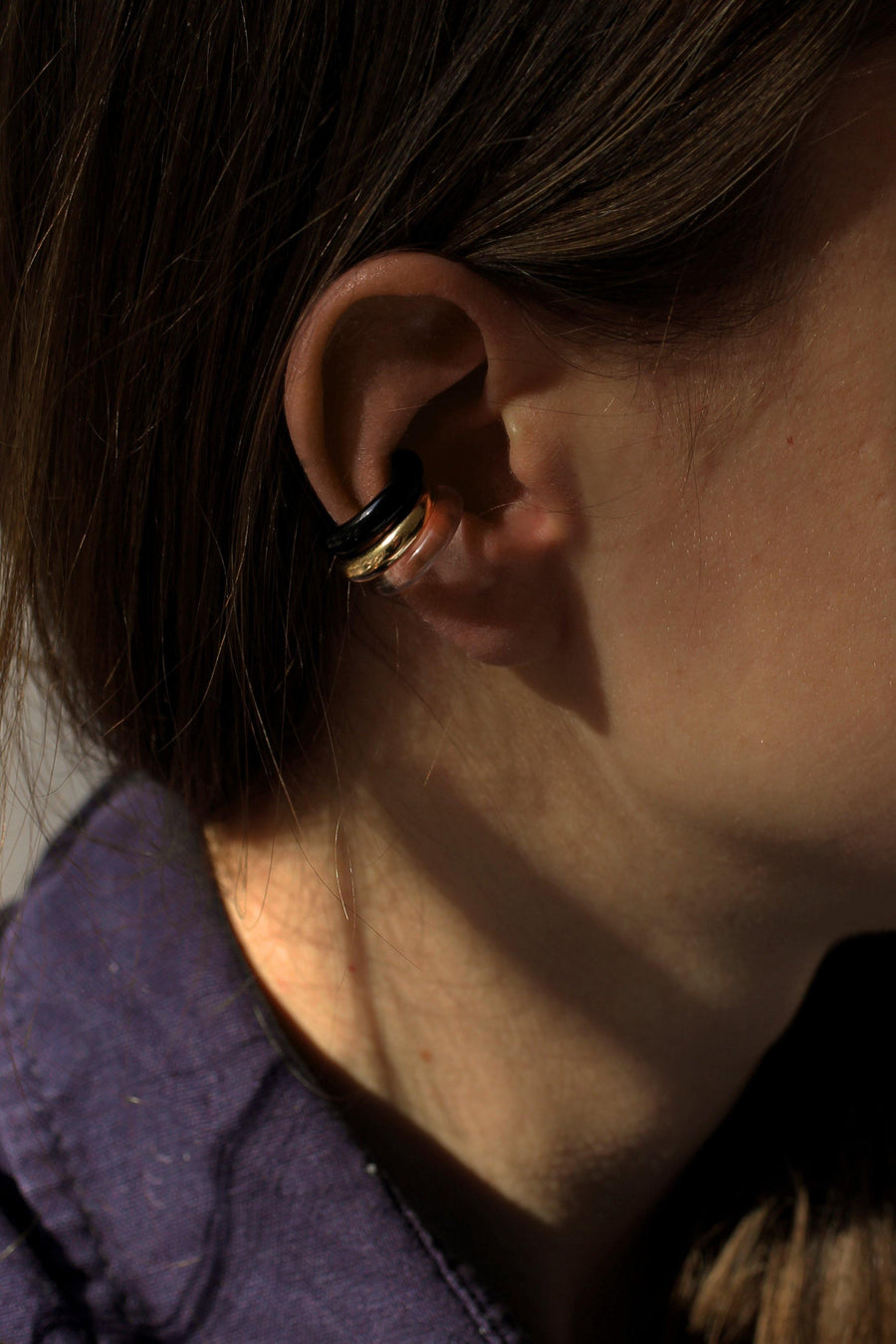 SASKIA DIEZ - SEMIPRECIOUS BLACK EARCUFF - The Good Store Berlin